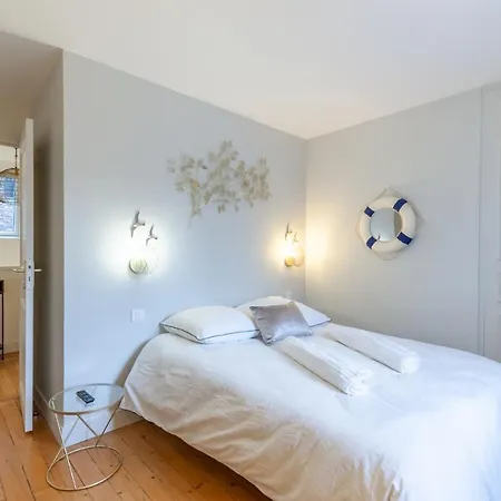 Luxurious 2 Bedroom Duplex On Place Morny Deauville