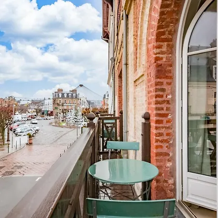 Luxurious 2 Bedroom Duplex On Place Morny * Deauville