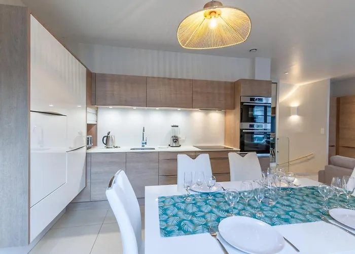 Luxurious 2 Bedroom Duplex On Place Morny Deauville