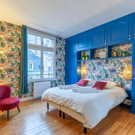 Luxurious 2 Bedroom Duplex On Place Morny