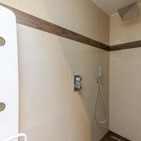 Luxurious 2 Bedroom Duplex On Place Morny Apartament Deauville