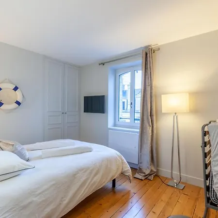 Luxurious 2 Bedroom Duplex On Place Morny