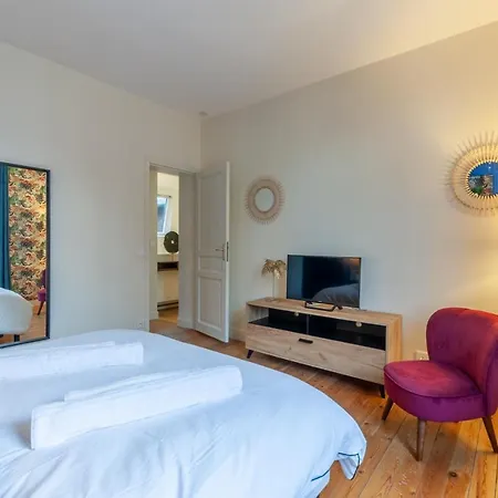 Luxurious 2 Bedroom Duplex On Place Morny *