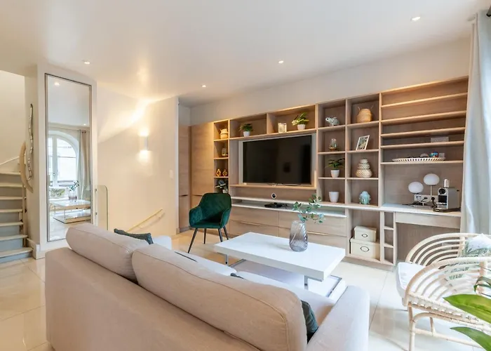 Beau Duplex - De Gamme Place Morny - 75m2 *